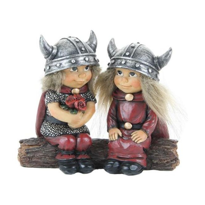 Main Image Viking children on tree trunk