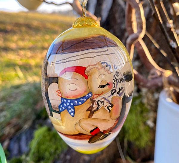 Hovedbilde Påskeegg, håndmalt, Kyllingen på skitur