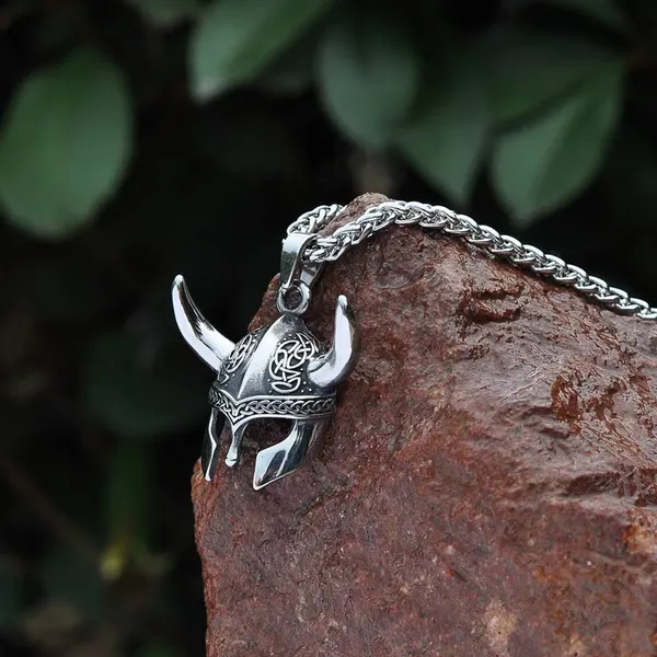 Hovedbilde Vikingsmykke, Vikinghjelm
