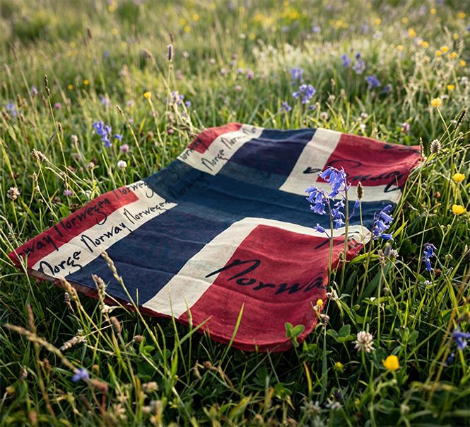 Main Image Scarf with Norwegian flag