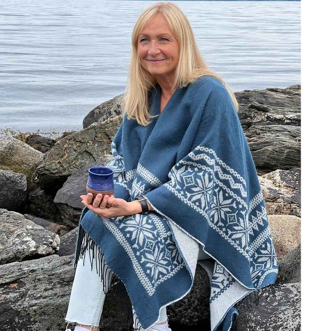 Main Image Poncho, Star pattern, petrol