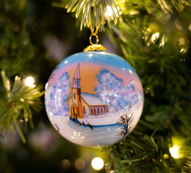 Main Image Glass bauble, Going to church